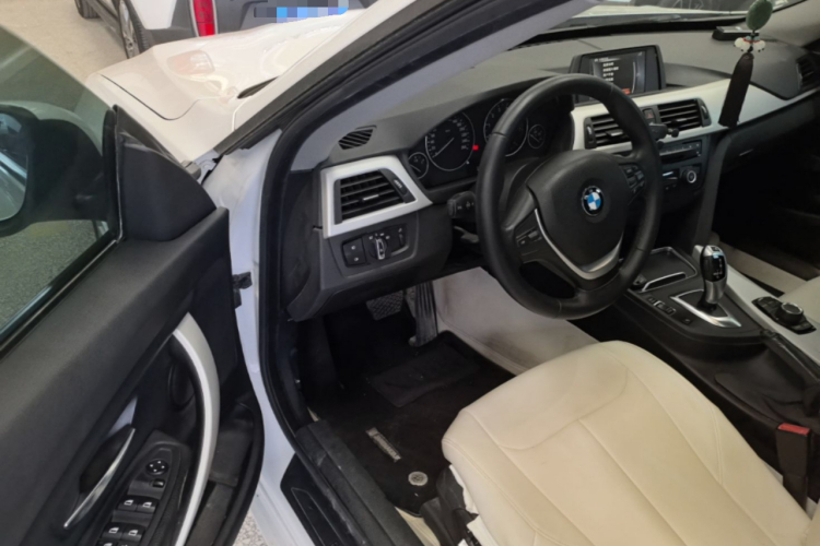 BMW 3 Series GT 2016 #16 BMW 3 Series GT 2016 car image #16