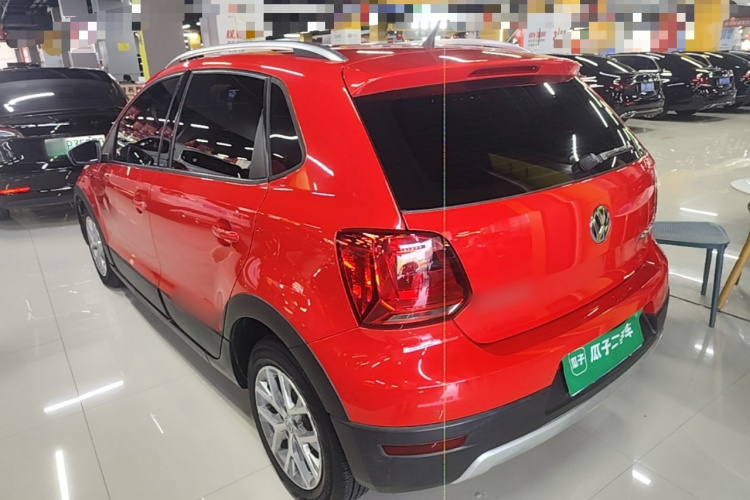 Volkswagen Polo 2015 car image #5