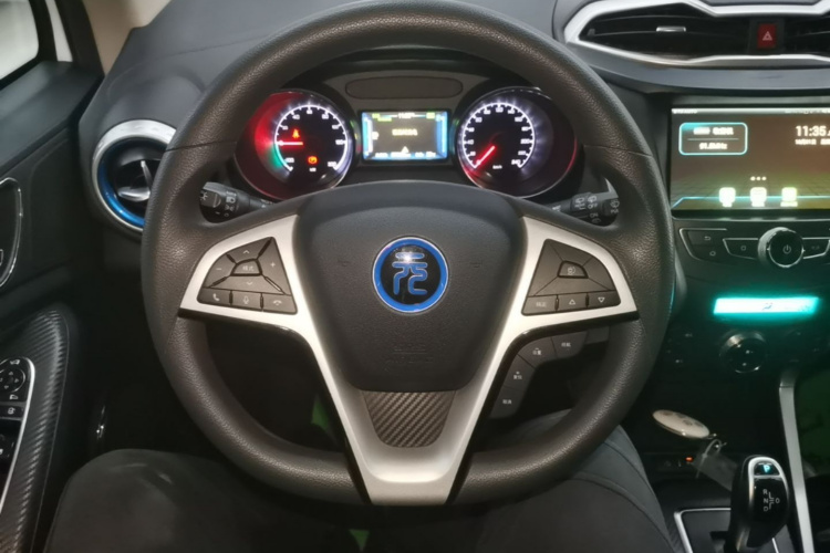 BYD Yuan New Energy 2019 car image #11