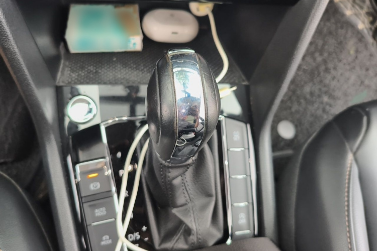 Volkswagen Tharu 2021 car image #18