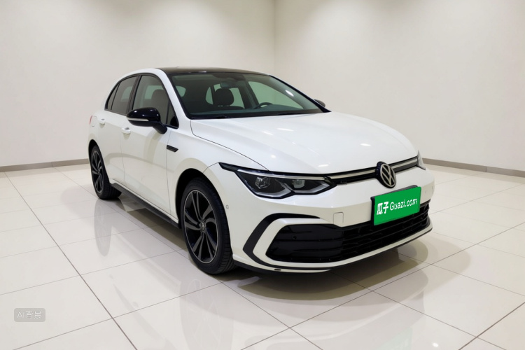 Volkswagen Golf 2022 car image #4