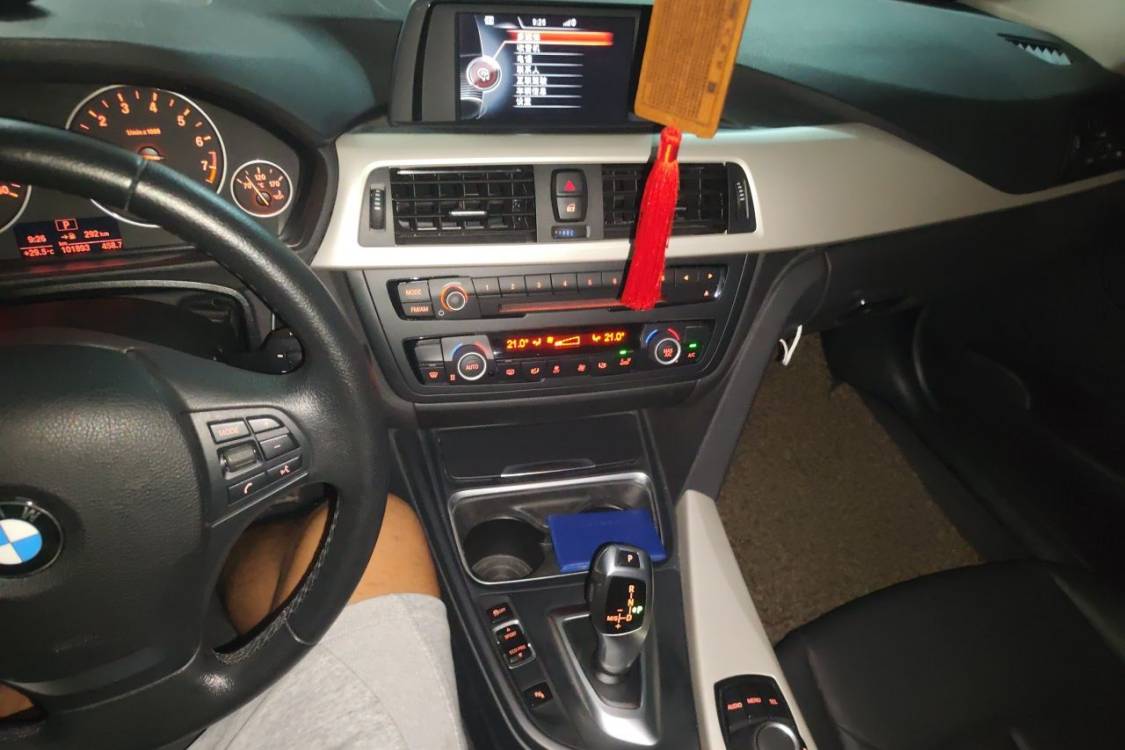 BMW 3 Series 2015 car image #26