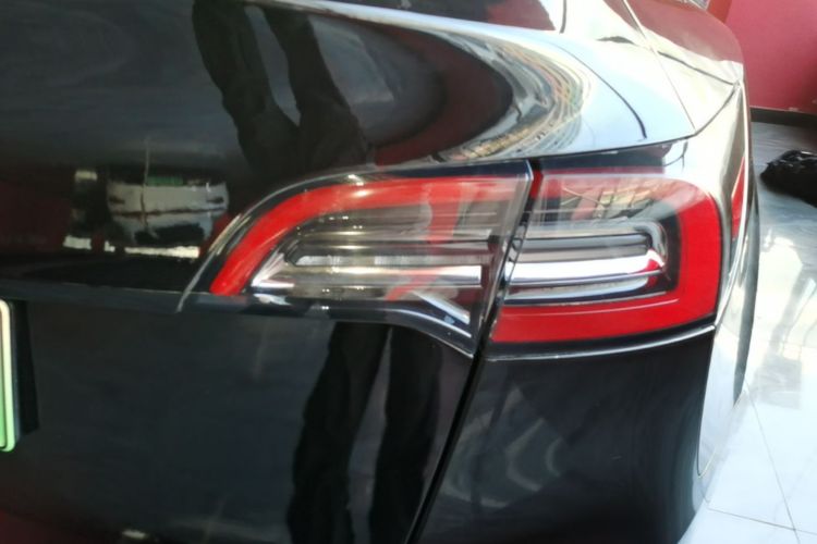 Tesla Model Y 2021 #8 Tesla Model Y 2021 car image #8