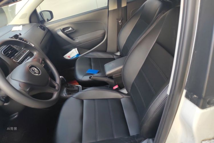Volkswagen Polo 2018 car image #17