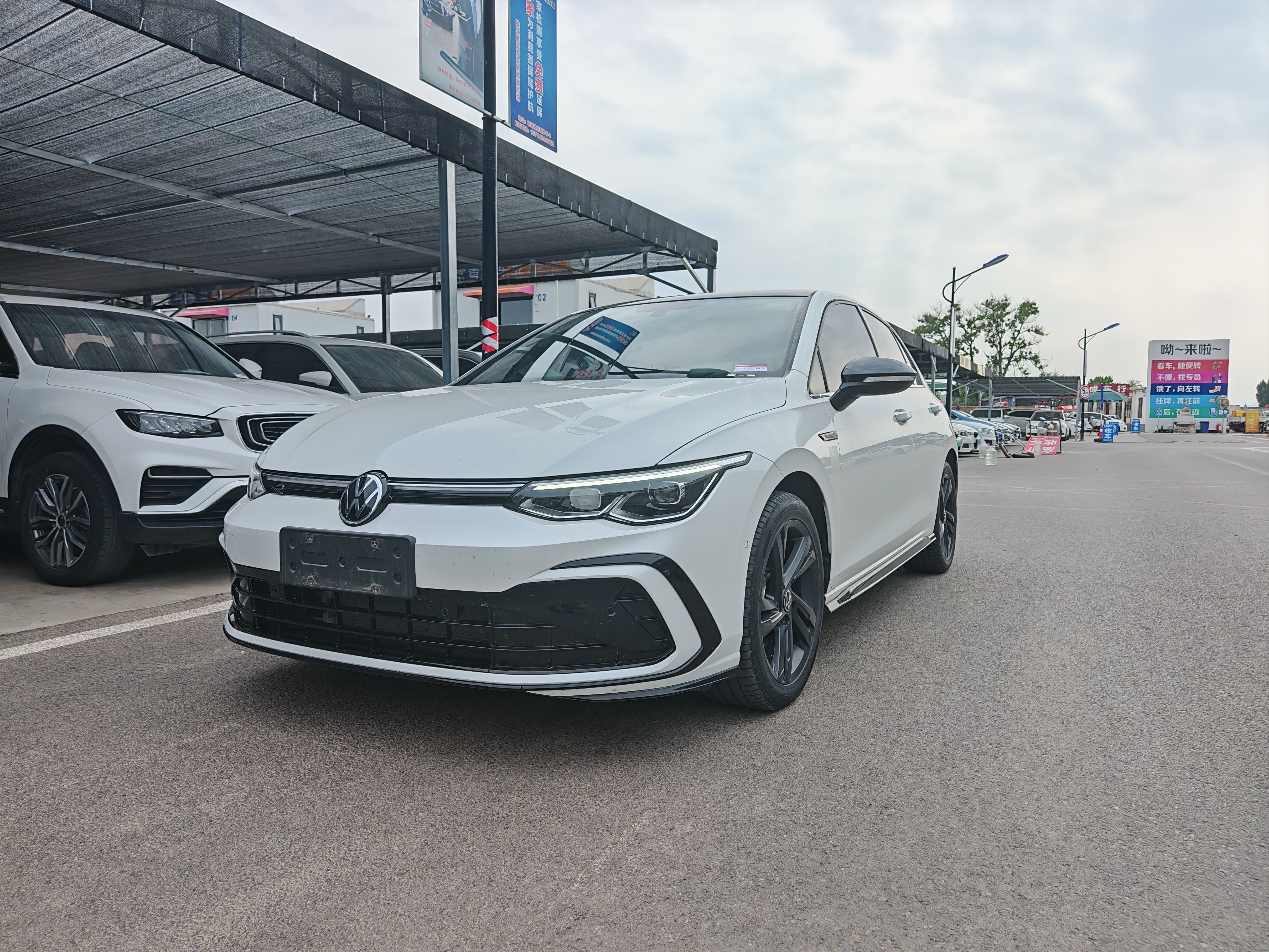 Volkswagen Golf 2022 car image 