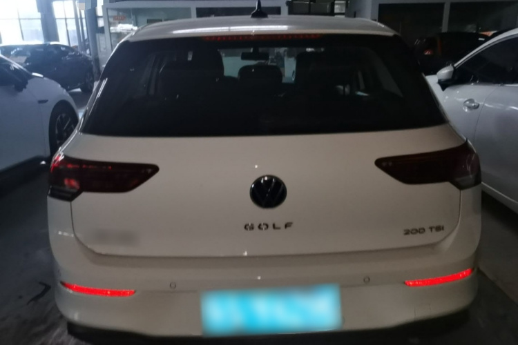 Volkswagen Golf 2023 car image #6