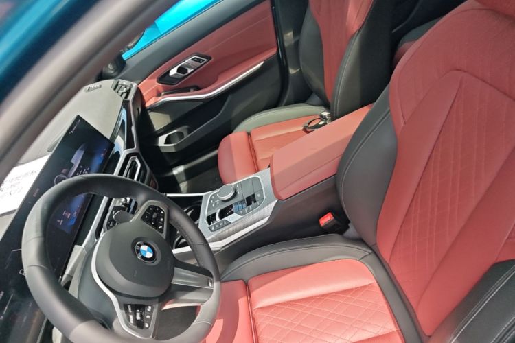 BMW 3 Series 2024 car image #17