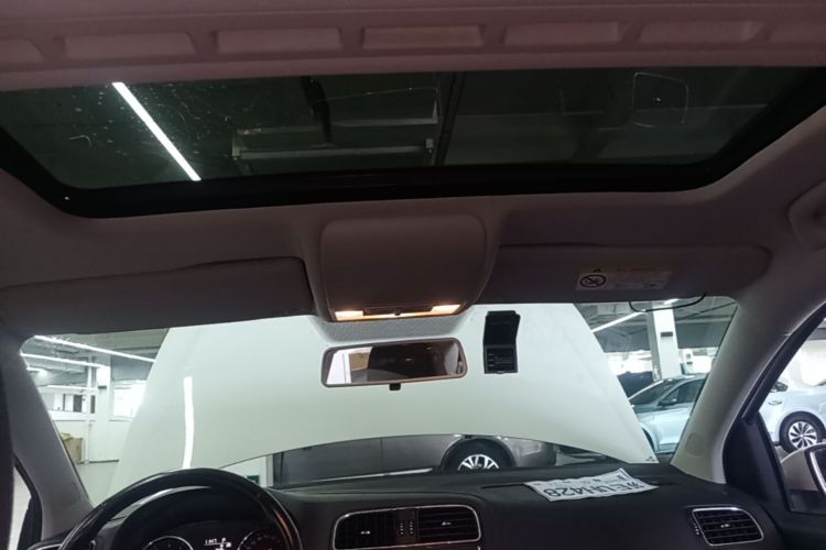 Volkswagen Polo 2019 car image #18