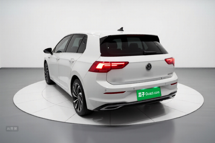 Volkswagen Golf 2022 car image #5