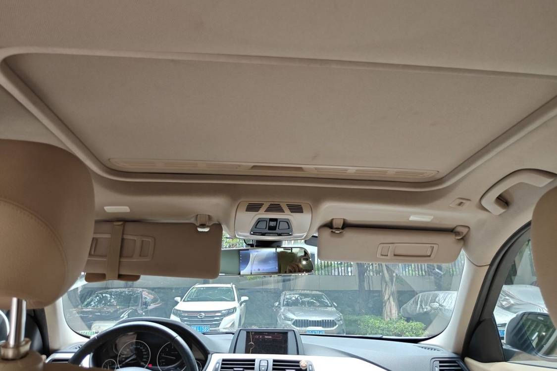 BMW 3 Series 2014 car image #22