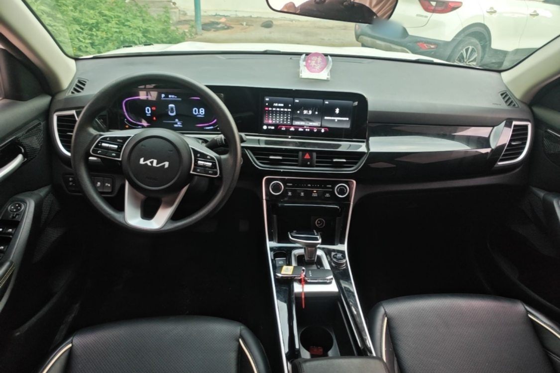 Kia Seltos 2024 car image #21