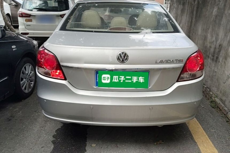 Volkswagen Lavida 2011 car image #6