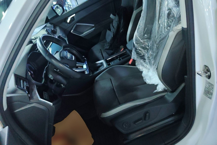 Audi Q3 2019 #15 Audi Q3 2019 car image #15