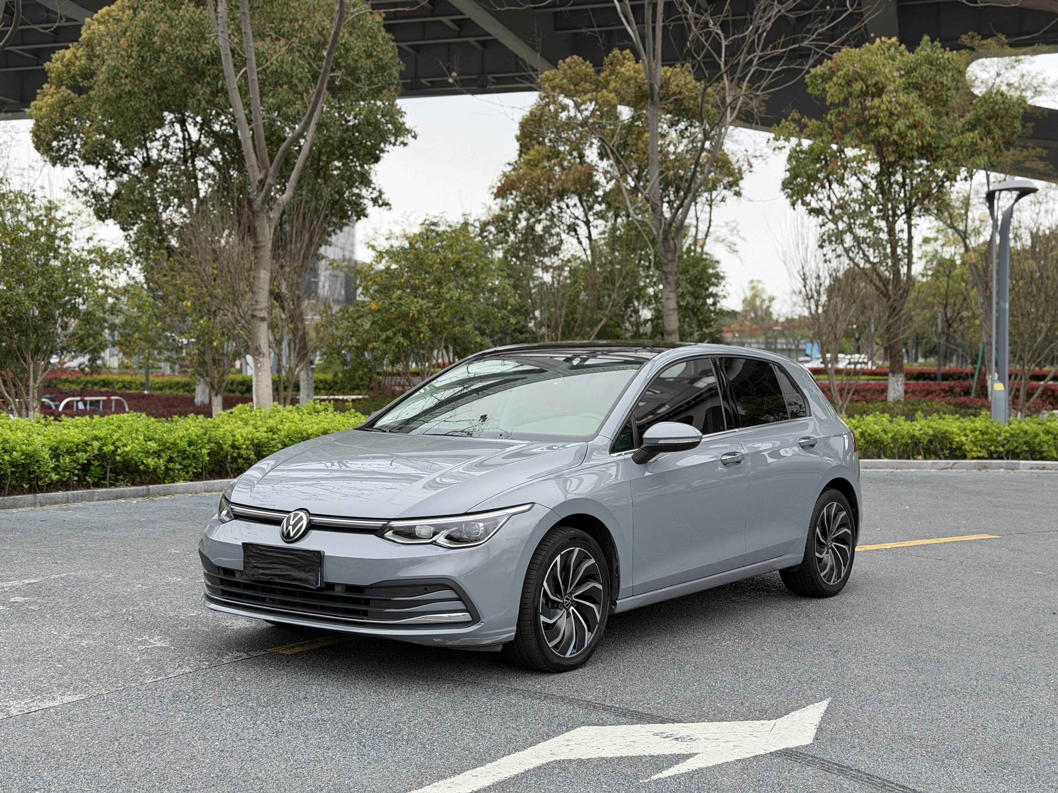 Volkswagen Golf 2021 car image 