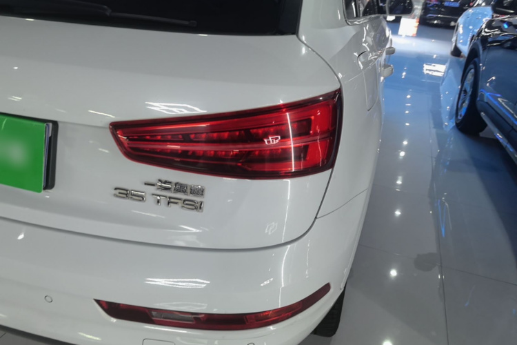 Audi Q3 2017 #8 Audi Q3 2017 car image #8