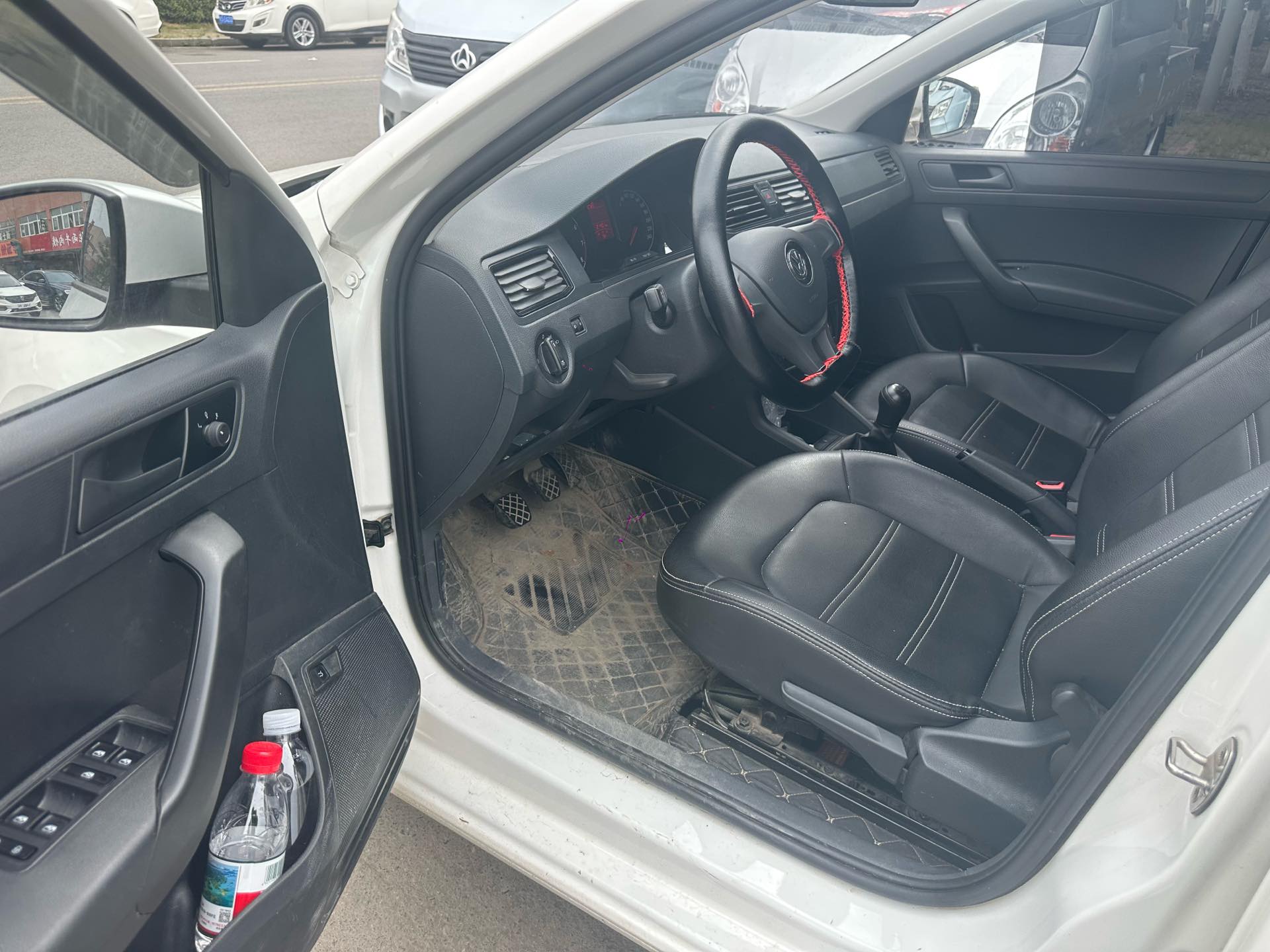 Volkswagen Santana 2022 car image #2