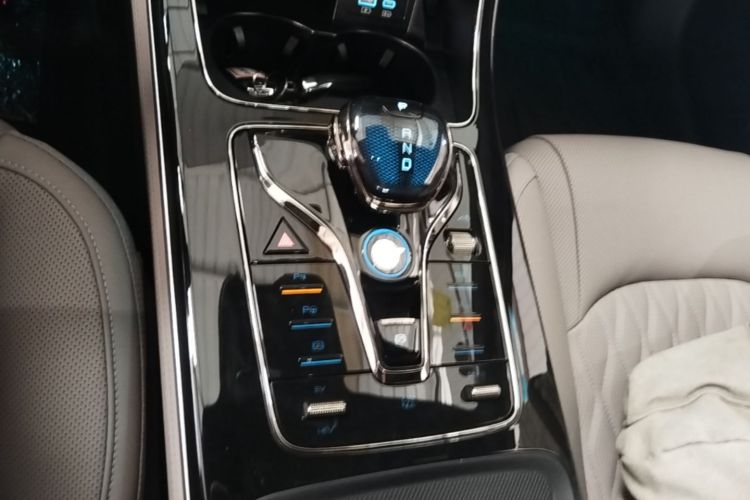 BYD Han 2025 car image #14