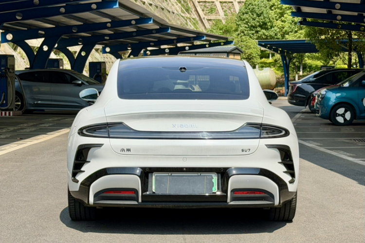 MI SU7 2025 car image #11