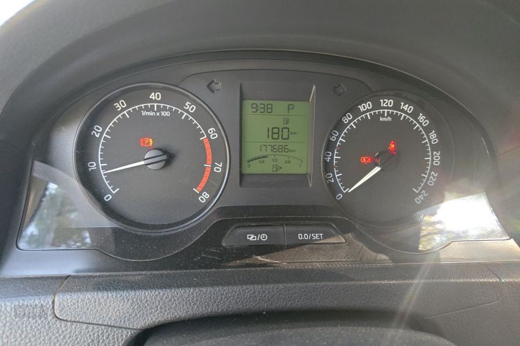 Skoda Rapid 2016 #13 Skoda Rapid 2016 image de voiture #13