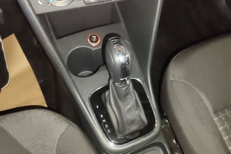 Volkswagen Polo 2016 car image #14