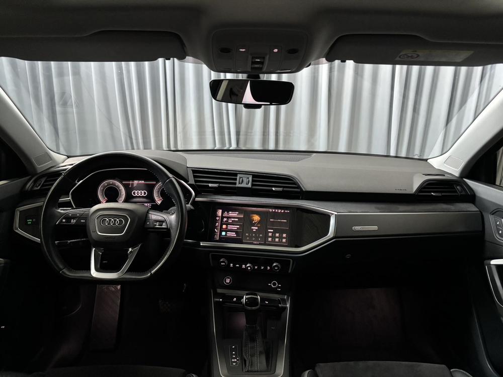 Audi Q3 2022 car image #12
