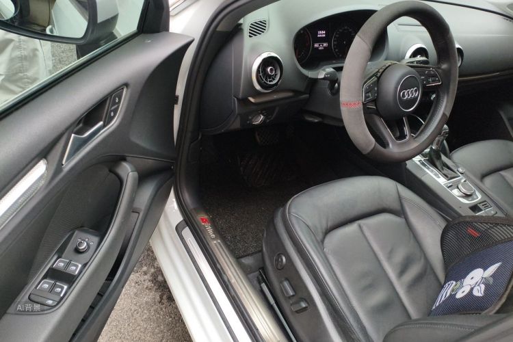 Audi A3 2019 immagine di auto #18