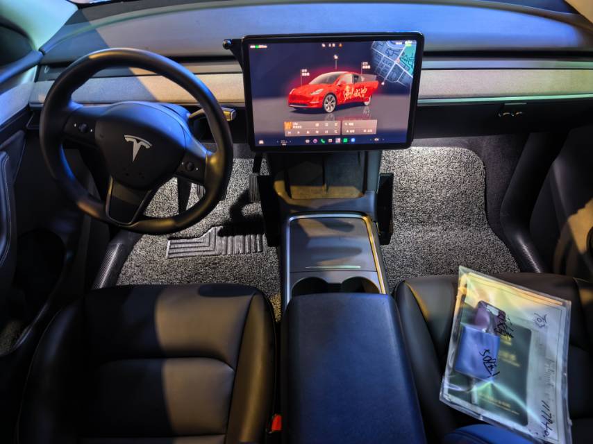 Tesla Model Y 2023 immagine di auto #3