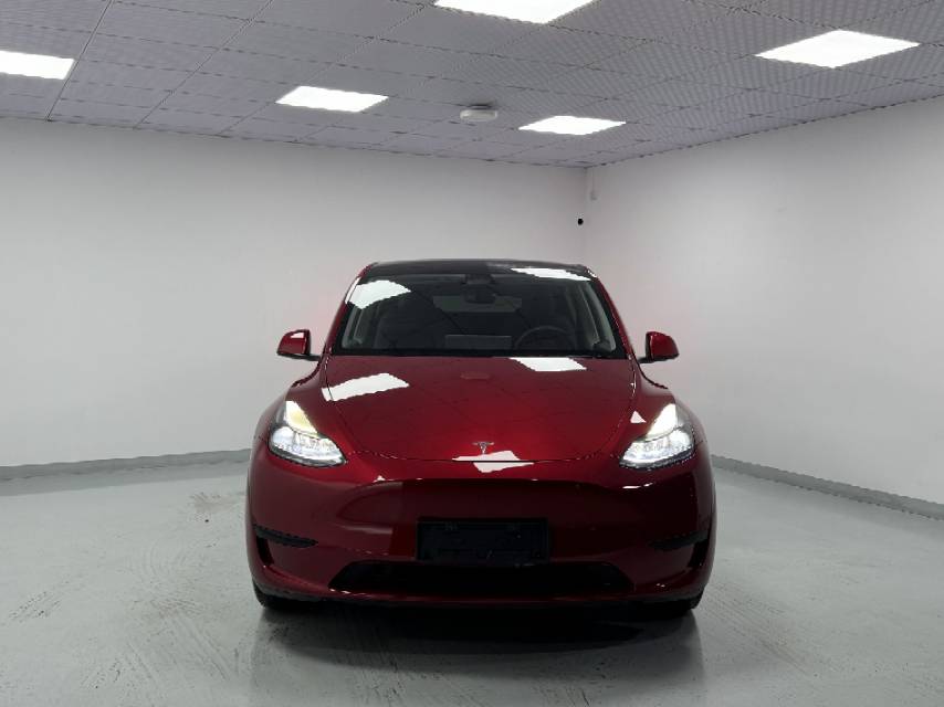 Tesla Model Y 2024 car image #2