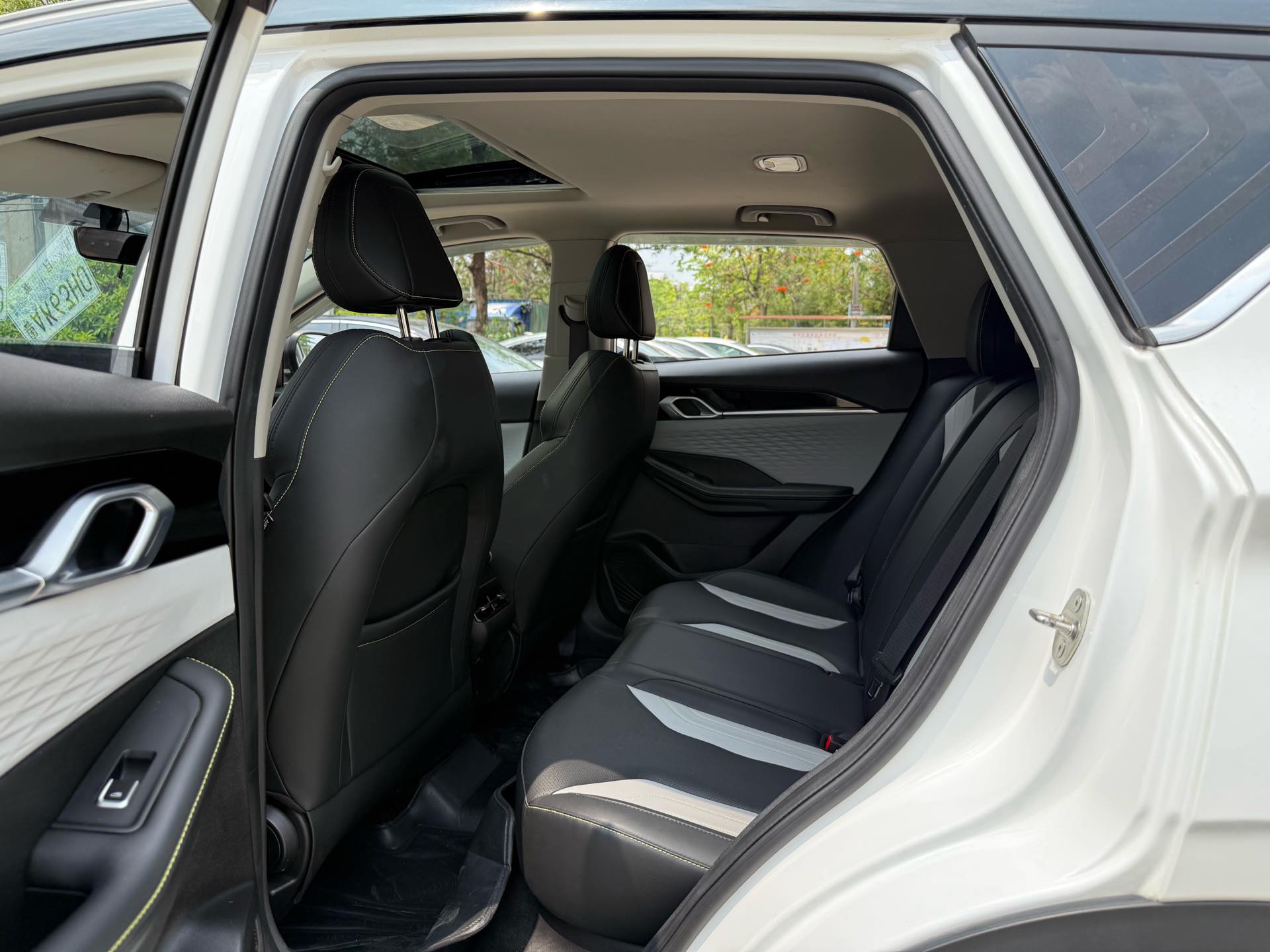 GEELY Coolray 2023 imagen de coche #6