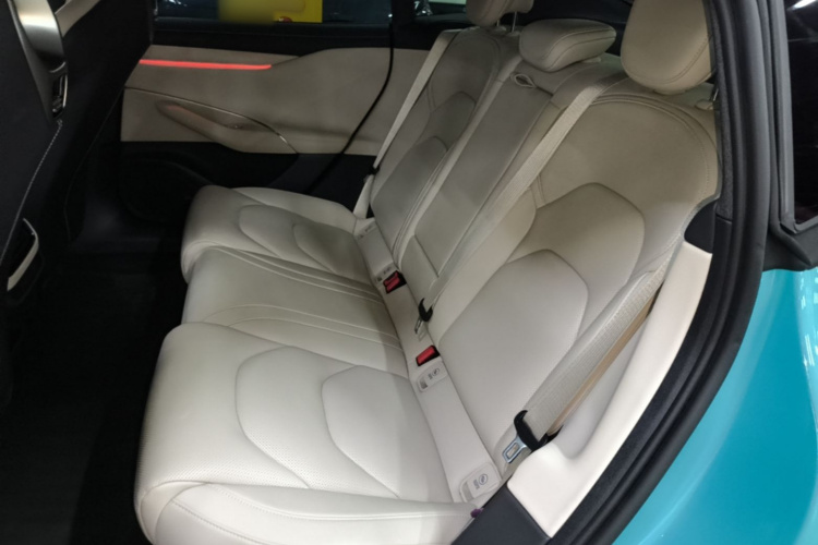 MI SU7 2025 car image #17