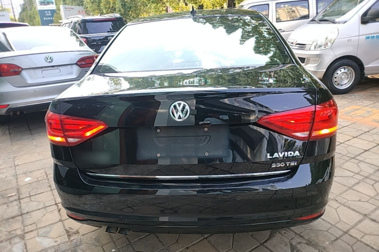 Volkswagen Lavida 2017 car image #6