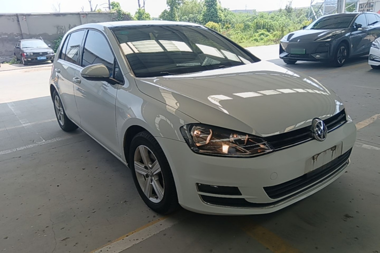 Volkswagen Golf 2015 car image #4