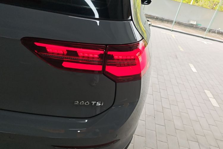 Volkswagen Golf 2021 car image #8