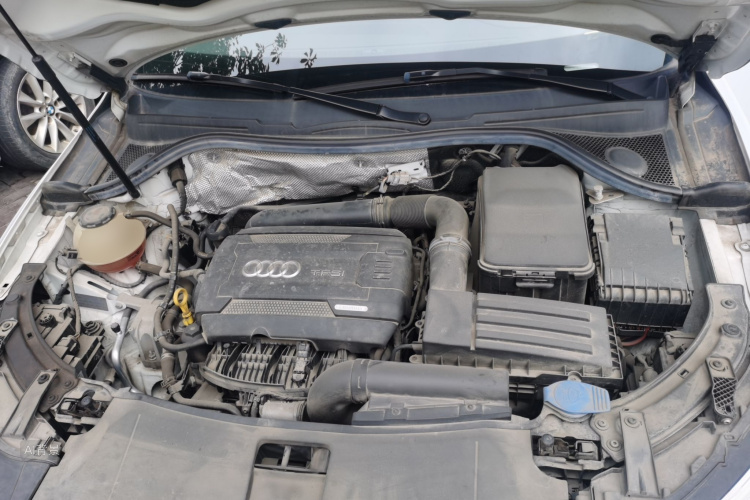 Audi Q3 2019 car image #22