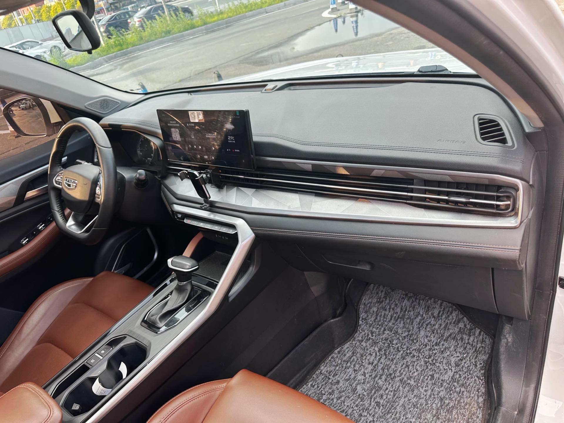 GEELY Vision X6 2023 car image #9