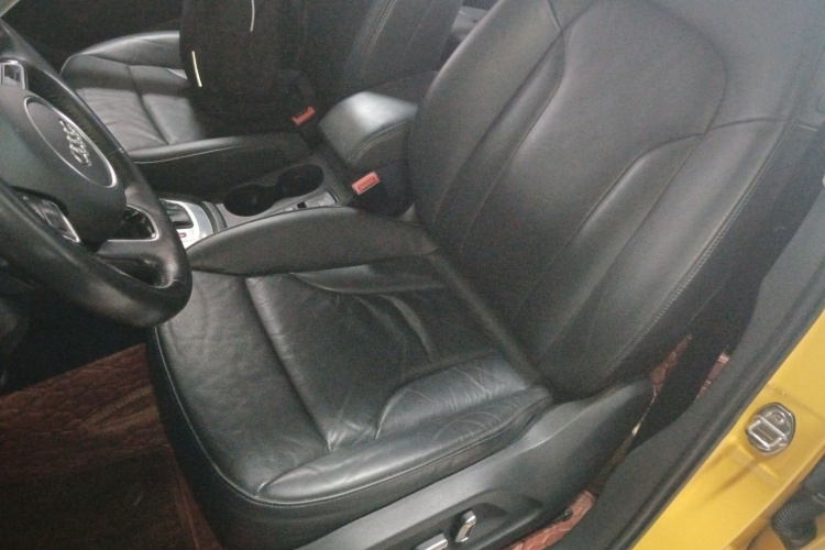 Audi Q3 2016 car image #15
