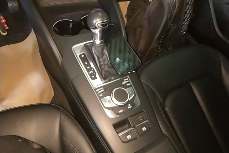 Audi A3 2019 immagine di auto #14