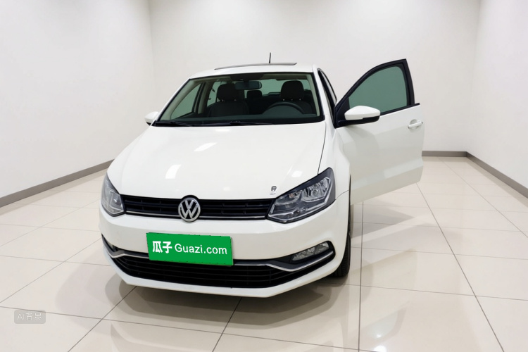 Volkswagen Polo 2019 car image #3
