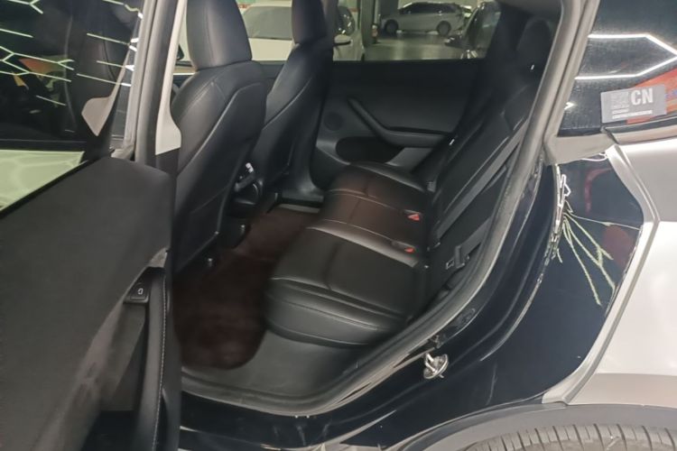 Tesla Model Y 2022 car image #17