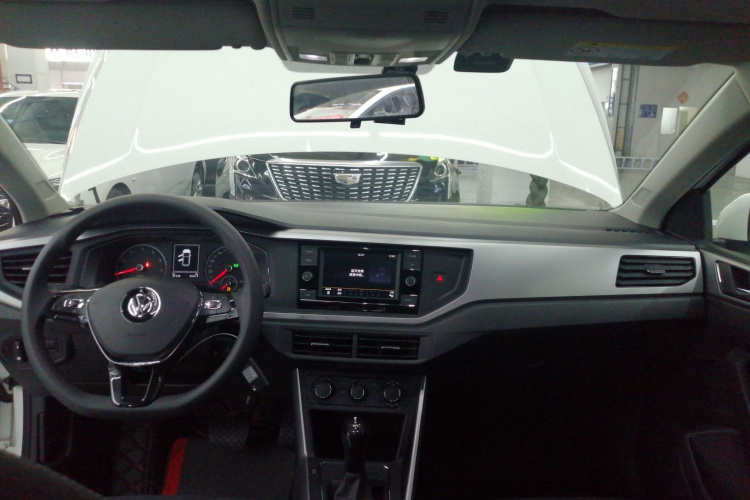 Volkswagen Polo 2020 صورة سيارة #11