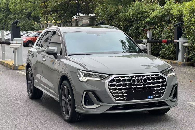 Audi Q3 2024 car image #4