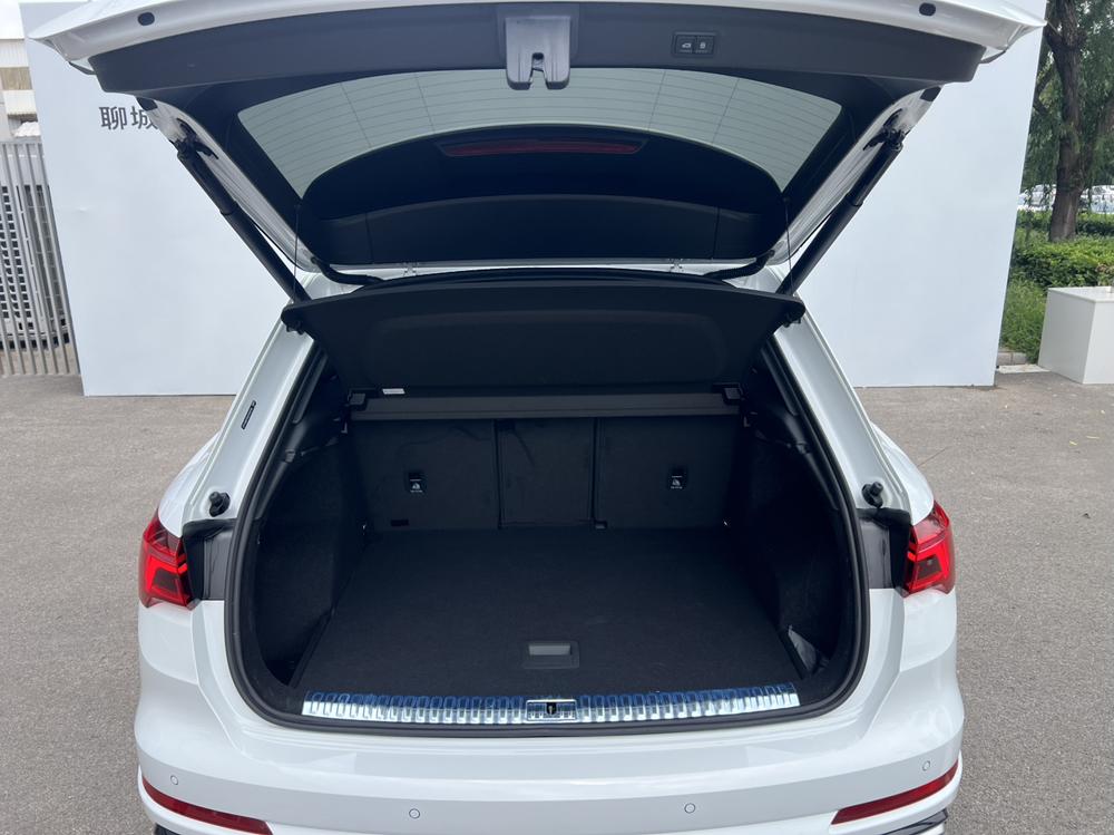Audi Q3 2025 car image #15