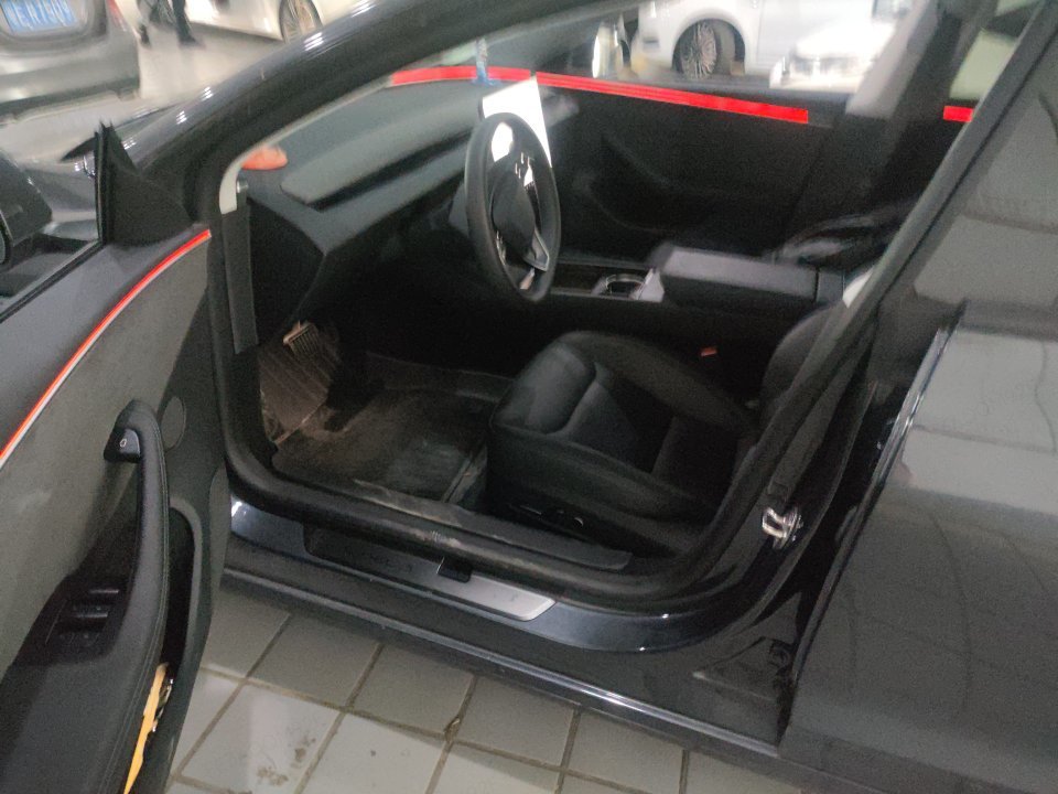 2024 #13 2024 immagine di auto #13