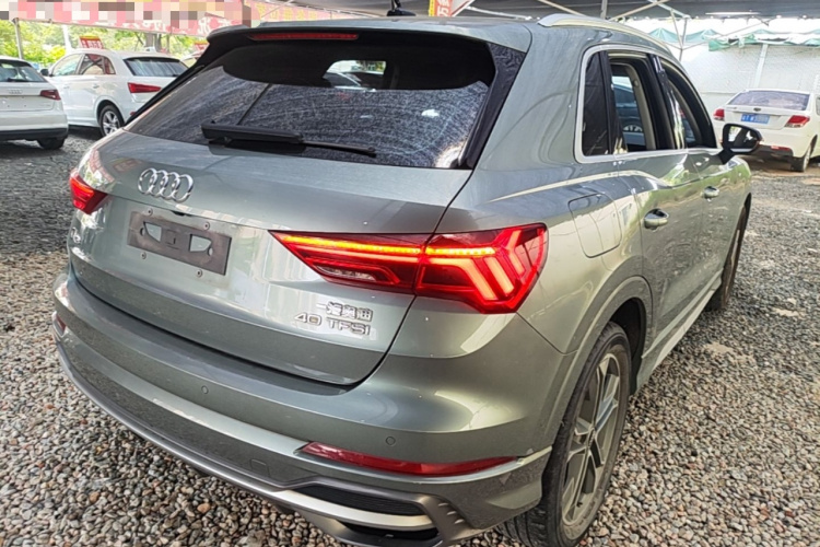 Audi Q3 2021 #5 Audi Q3 2021 صورة سيارة #5