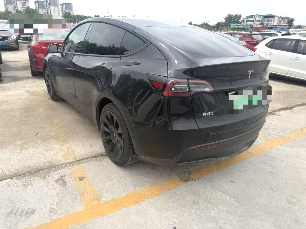 Tesla Model Y 2021 car image #4