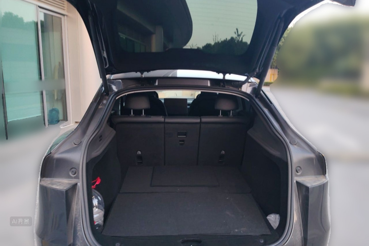 Tesla Model Y 2025 #21 Tesla Model Y 2025 car image #21