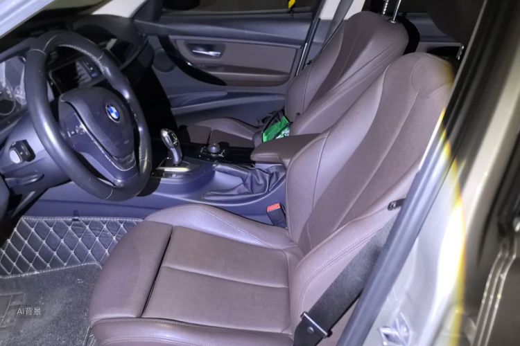 BMW 3 Series 2018 car image #17