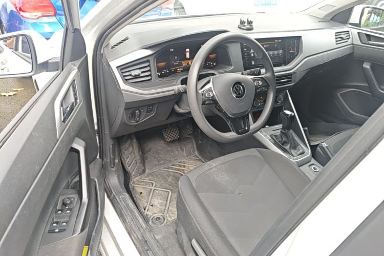Volkswagen Polo 2023 car image #16
