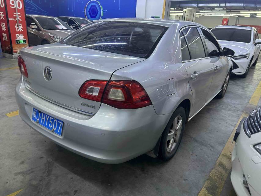 Volkswagen Bora 2012 immagine di auto #7