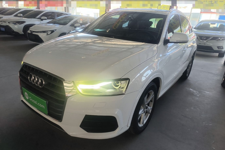 Audi Q3 2017 car image #2